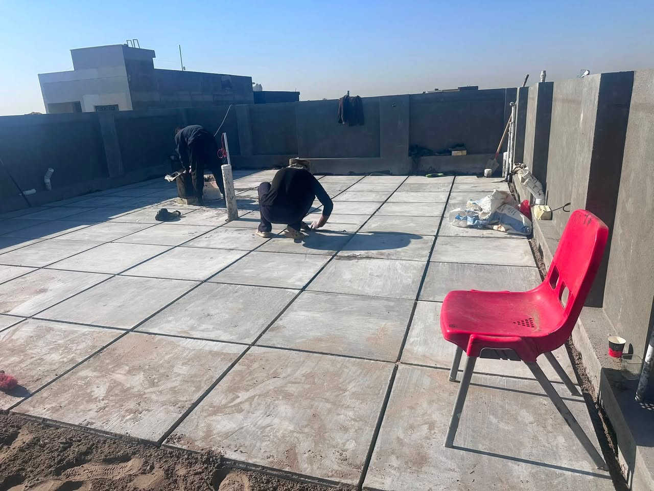 بسم الله الرحمن الرحيم
تطبيگ شتايگر درجة اولى وعلى الفحص 

تطبيك الشتايگر عدة مراحل 

مرحلة تنظيف وغسل السطح 

مرحلة التزفيت السطح 

مرحلة فرش النايلون 

مرحلة فرش طبقة من الفلين & أو الفوم حسب رغبة الزبون 

مرحلة فرش الزميج (الطين ) 

مرحلة التطبيگ والتسليط وعلى الفحص 

واخر مرحلة هي الماستك 

بالاضافة الى معالجة الاسطح 

قلع وتجديد الماستك 

***********

***********
