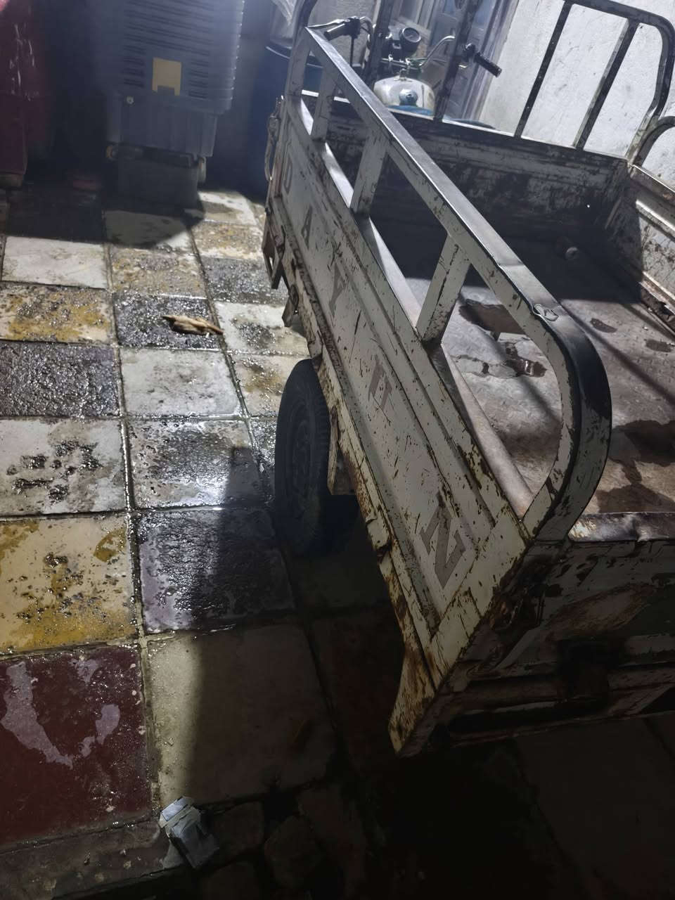 سلام عليكم ستوته لبيع موديل ١٥دوات دوات نكره سلف  مكانه بس مجفته سعر 850وبيه مجال قليل مكاني ناصرية حي لفداء شارع أبو لبنان سفسار عله رقم***********

