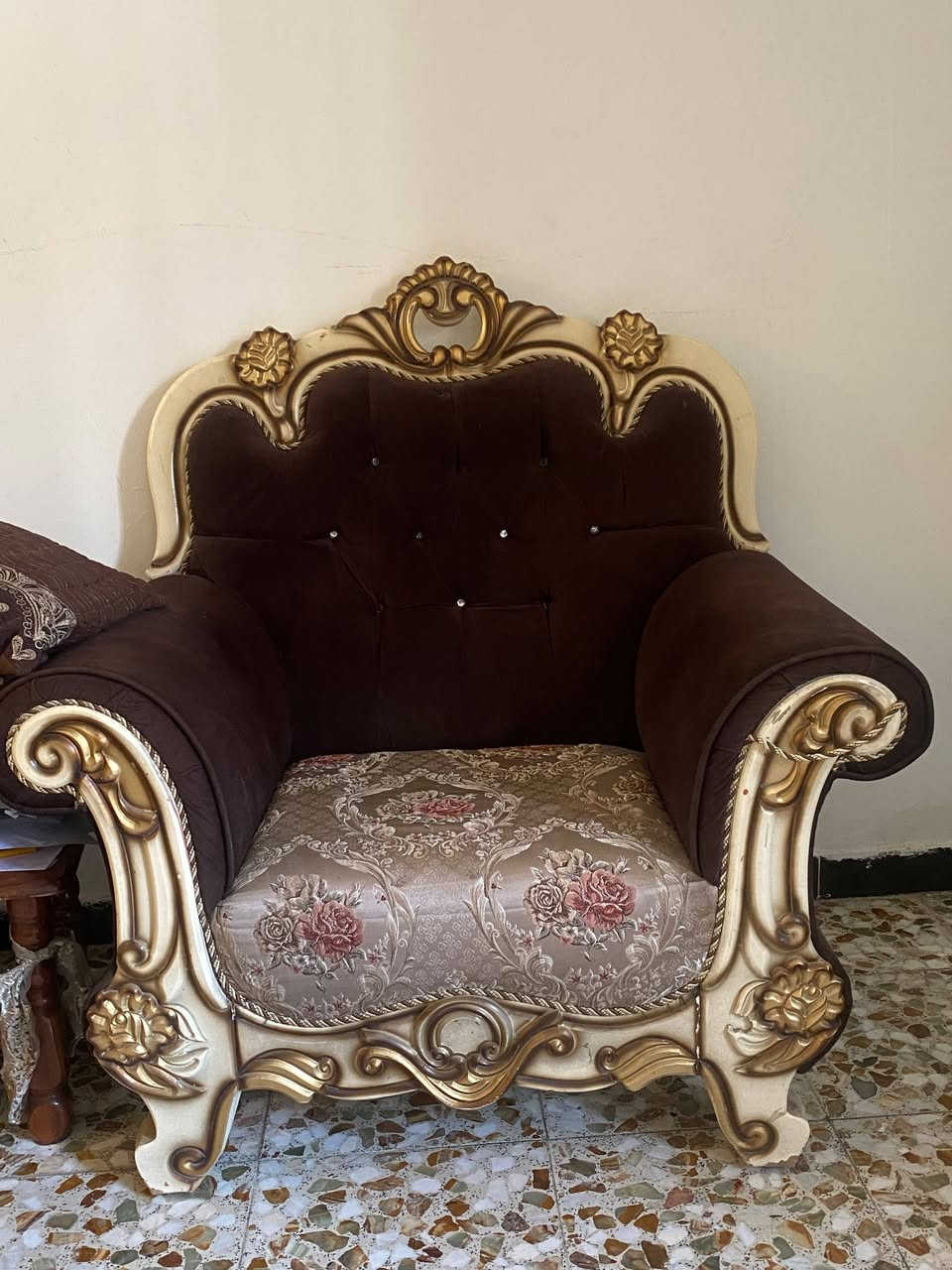 السلام عليكم
تخم قنفات شغل خاص مو سوكي ثقيل مابي ضرر
ب 500 وبي مجال العنوان بغداد البياع
***********

