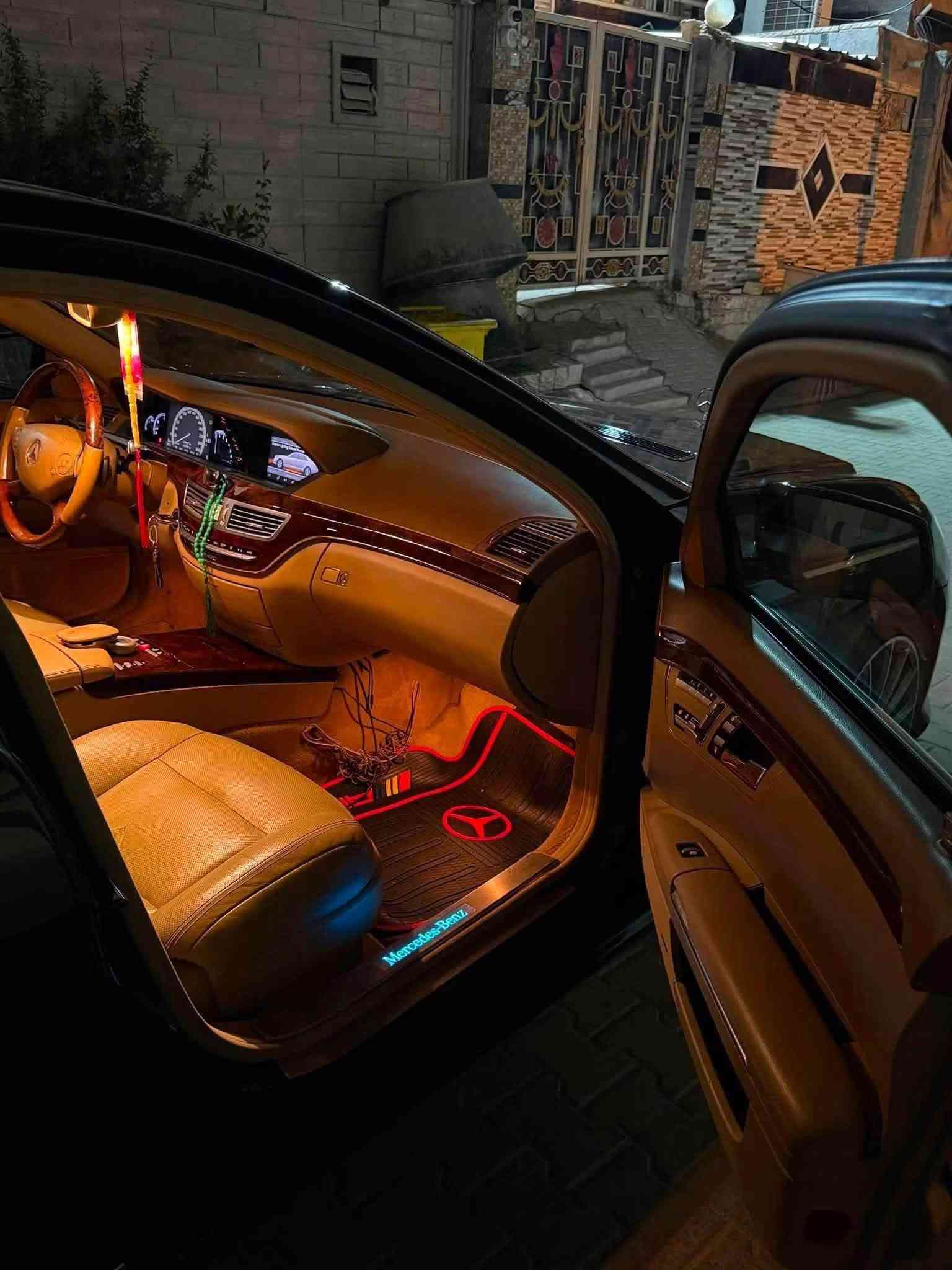 مارسيدس S550 2013
وارد امريكي الضرر جاملغ الخلفي الصوبين بارد بسيط معدل وبدبي مصبوغة عام جمالية 

السيارة V8 توين تيربو  

داخل عسلي سقف بنرامة 

لارج الباب الطويلة 

ماشية 185الف كيلو 

رقم بغداد مميز 

230وبيها مجال

جديده سياره 

***********
