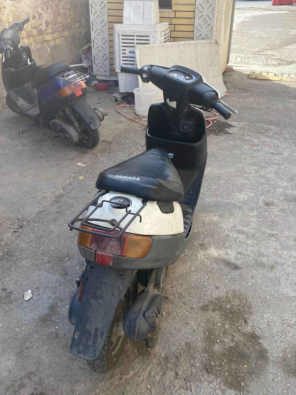 دراجه اطيك محرك اني وشويه كفراتها تعبانه يعني تصرف عليها ٢٥ ترجع فول يرادلها ادامه يعني بس بيها صوت بوربين بلكير يعني تبدلهم ب١٠ ترجع الدراجه بلادي سعرها ٤٠٠ وبيها مجال ضلعي هسه انت تشوف السعر غالي بس اني جاي اشوق هسه بلكروب مجفته يردوها ب٤٠٠ اني اطيك محرك ماملعوب بي شعرايه ضلعي وكتلك شويه يرادلها ادامه
مكاني كربلاء
***********
