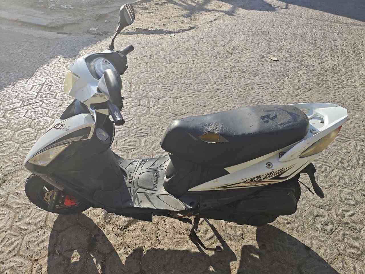 بسم الله: دراجة سايم GT كابريتر شغال كلة بريكات وكهربائيات مكينة نكرة ومشيها كلش جيد 
السعر: 275
العنوان: الرمادي شارع 17
للتواصل: خاص او ***********
