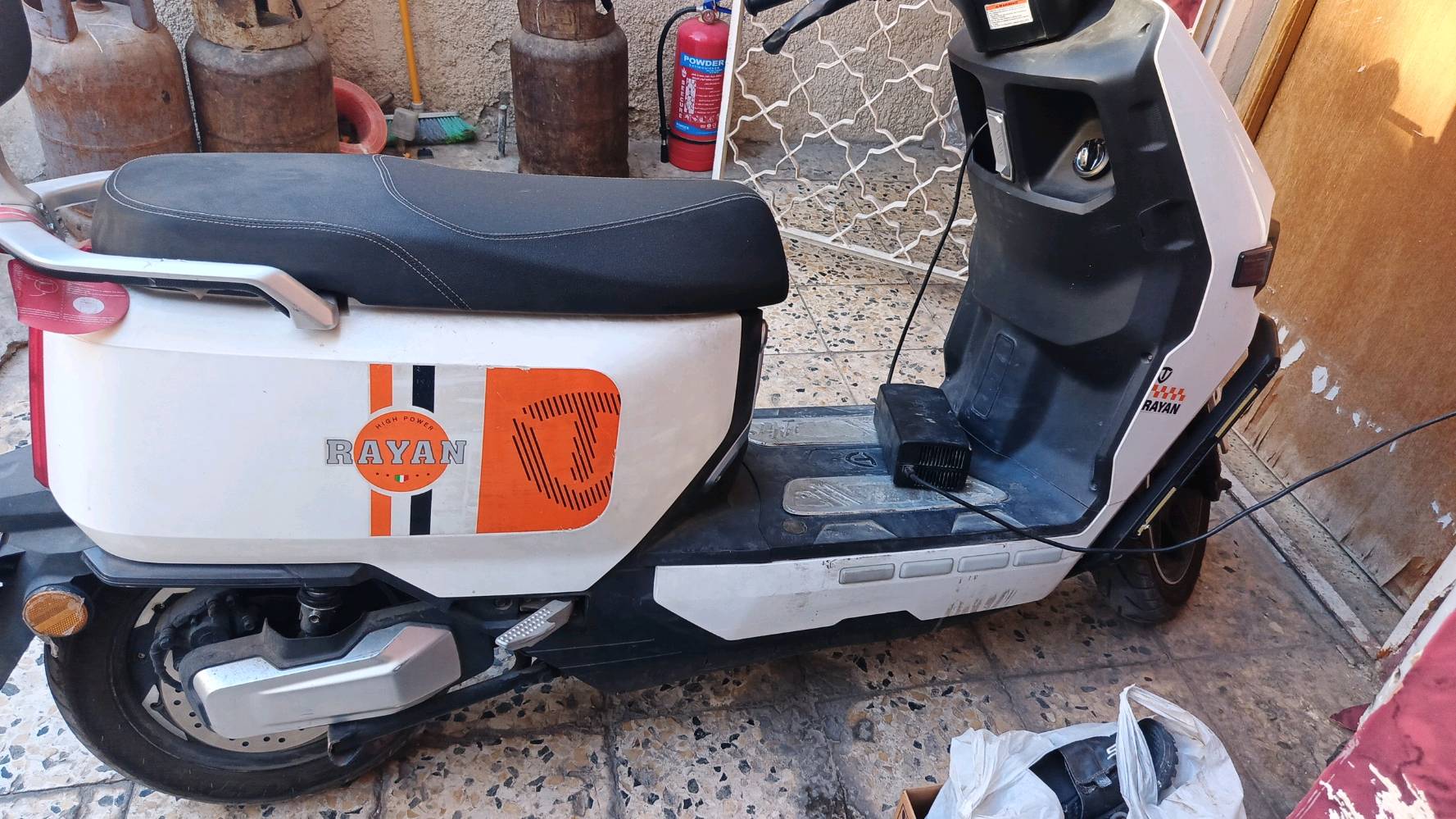 دراجه 🔋⚡الريان وحش الكون 
موديل 2025
بطاريات 🔋نظيفه جدا مفحوصه
تايرات جدد 
ماشيه 3600 
كفرات سليمه من شخوط ولكسر
كهربائيات بلادي 
بصمه عدد 2
مكاني الحرية بغداد 
رقم ***********
السعر ٩00 ألف