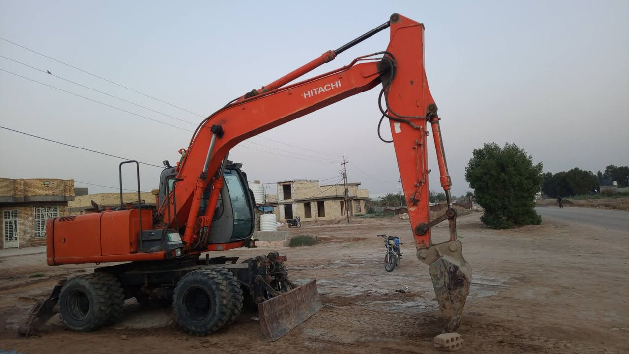 للبيع حفاره Zعادي موديل 2003حجم 160الاتصال على الرقم ***********
