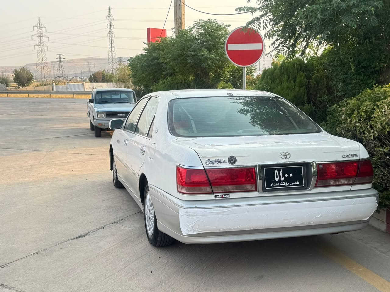 مەلیکەی بڕاوە بڕاوە
کۆدی بۆ کراوە 
مەکینە دیفۆری گەورە ١٧٥
٤ دوگەومەی پەردەو سەلاجە و ٤کوشن کارەبا
پيش ئەبەو عینەو دوای کریستڵ 
سەیارەک زؤر تازە کامل مەسرەف کراوە 
لەمسی شاشی ئیش ئەکە 
سوکانی وەک ئاو وایە 
تەقەو ڕەقەی بەشەرت 
تەبریدی ساردی لەسەر سویچ 
دەعم و لێدراو کەڤەر بەشەرت 
سەر و بن نەجەف 
سعر٣٨ گەڵاو کامە مەجال 
ژم/***********
