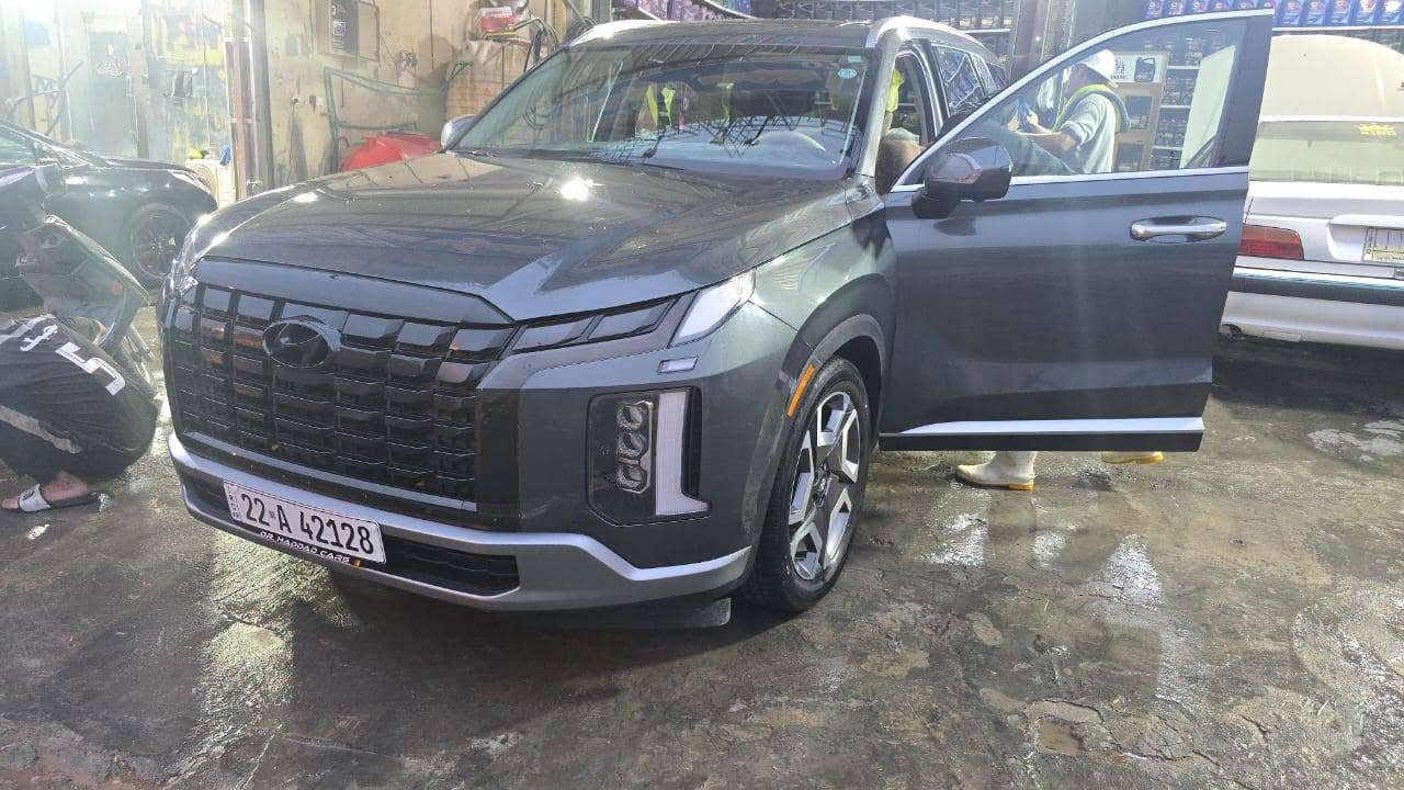 هونداي بلسايد للبيع (لمتدد سياحي داخل ابيض  ) 2023 .  فئة واحد على واحد  
المواصفات
1- مرقم اربيل 
2- المحرك 3.8 L4
v6
3- بصمة تشغيل
4- اللون رصاصي
5- فتحتين سقف
6- سماعات هارمن كاردن
7- رادار امامي جانبي عدد 6
8- حساسات امامي خلفي
9- ست كامرات 360 درجة
10- كشنات امامي خزن ميموري
11- جميع الكشنات كهربائي وتدفئة وتبريد
12- كشنات جلد
13- كشنات جميعها كهرباء
14- كشنات vip منفصل -
15- بردات جانبية
16- تبريد مركزي امامي خلفي منفصل التحكم
17- تحكم ستيرن + شفتات
18- تدفئة ستيرن
19- مري هيتر + تعتيم
20- صندوق كهربائي شفط + اربع وضعيات فتح صندوق
21- خمس وضعيات قيادة
22- ويل كب 20
23- اوتو هولد +نقطة عمياء+اوتو بريك
24- سايد بريك بصمة + مثبت سرعة+تحديد مسار
25- شحن لاسلكي + شاشة كبيرة
26 - والكثير من المواصفات لم تذكر بعد .
   الحادث جاملع بنيد من دون ضرر الشاصي او دواخل شرط الفحص و السونار .
السعر ...... ٢٧٥ 
العنوان النجف 
للتواصل على الوتساب ***********
