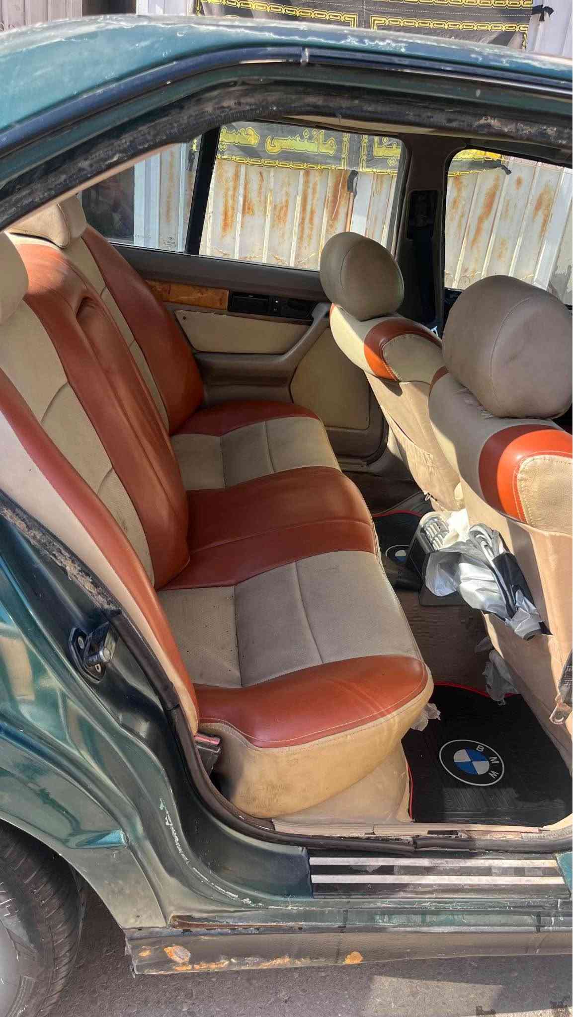 Bmw e34 520 1992 
تبريد شغال مكينة 2500  مسكر عدل بي خيط بخار كير مكفول صدر امامي خلفي تايرات باتري نضيف صبغها بي جراد 
السعر 40 وبي مجال للشراي 
رقم واسط مشروع وطني بأسمي 
مكان السيارة الصويرة 
*********** الصويرة, واسط
