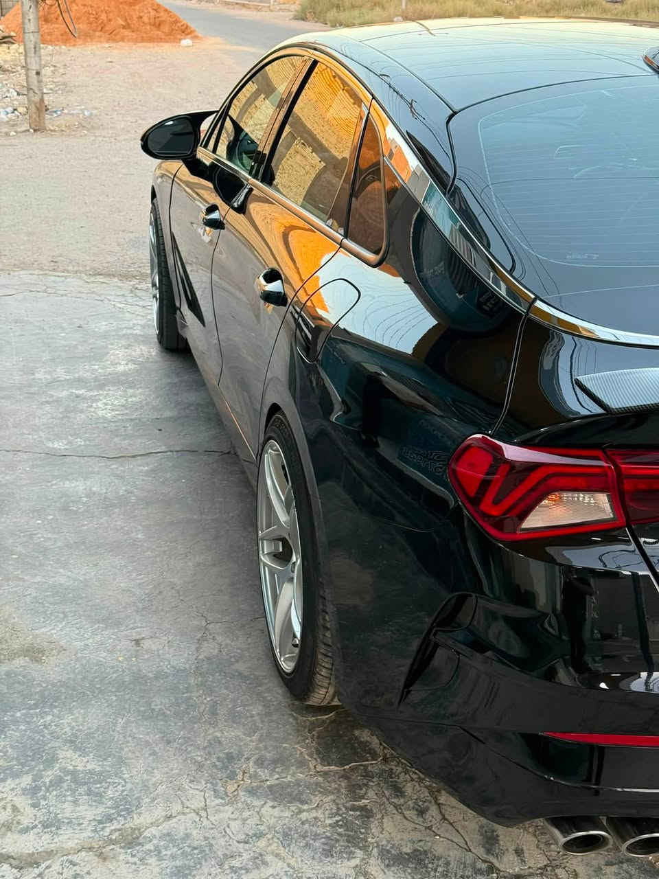 K5  Gt
موديل ٢٣ 2500 تيربو 

ماشيه ٩٧ الف كيلو 

رقم بغداد بأسمي 

حادثها بنيد ودعاميه بدون دواخل تبديل نفس اللون بدون صبغ 

ادامه كامله تخم تاير صدر بحاله ممتازه 

مكانها بغداد الدورة 

السعر ١٩٥ وبيها مجال قليل 

***********
