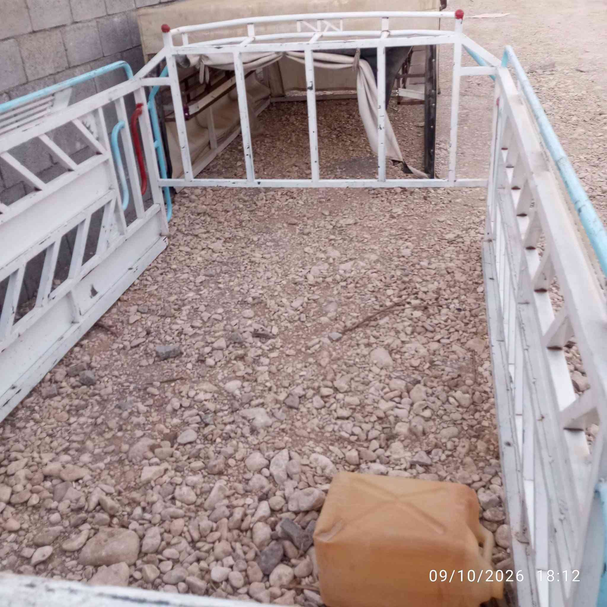 دوچەمچەی کیا دوتەنی 2700و3000جوان تازە یەکیان هی بەقاڵی یەکیان هی بارە سعری بارەکە350وبەقاڵیش 280***********
***********

نص مكتوب في الصور:
- 09/10/2026 18:12