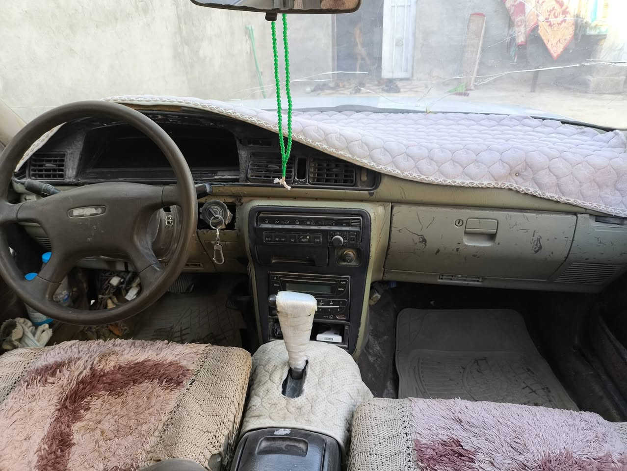 > السلام عليكم مكلف بالنشر 
> سيارة مارك شطح موديل 91
> سنوية للـ 27
> تريد وكالة تريد مداور.. اتكفل بالاصوليات من الكص ونقل جثة
> ابيك كوم حديد
> مكينة وكير خير من الله لا تنقيص ولا تبخير
> مكان السيارة: قضاء الرفاعي - ذي قار
> الشراي يتصل وبي خير ويدلل
> والمو شراي بس يسولف، يطلع كبل، جنك ما شفت المنشور
> السعر 20 ورقة وبيها مجال حق الجية
> اتصال + واتساب: ***********  رقم صاحب السيارة
