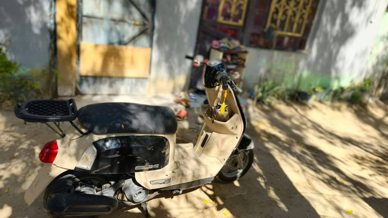 بوليس مفتوحه مبدل ولفات 
موقعي كربلاء كنطرة البيض 
ابيعلك دراجه نظيف حلوه محركها ناعم تخبل 
600 وبيها مجال 
***********
