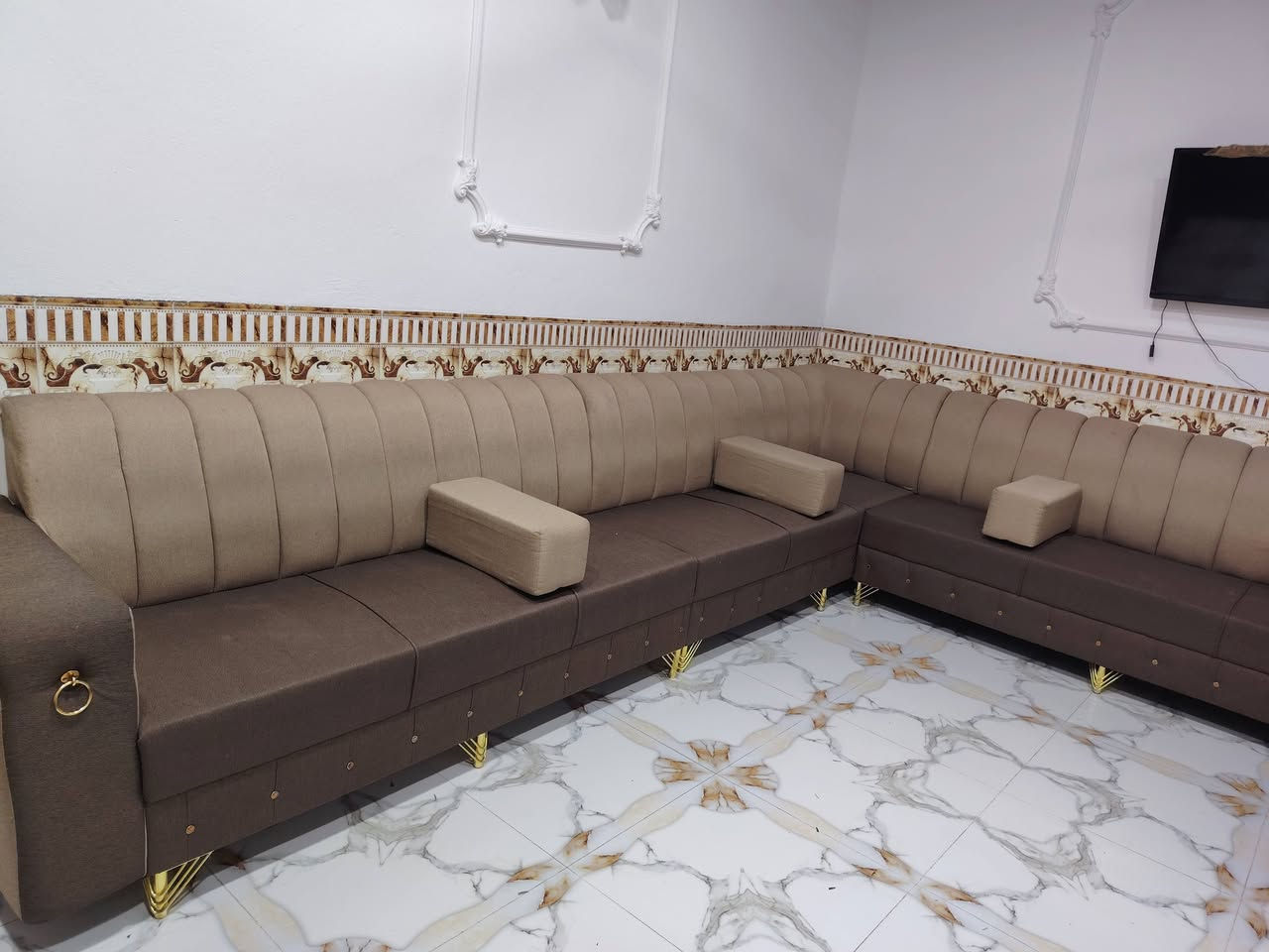 تخم ديوان تفصال احطاطه ٢٠ مقعد اخو الجديد نضيف كلش اي ضرر مابي مليون و١٠٠ وبي مجال المكان بعقوبه كاطون الرازي ***********
