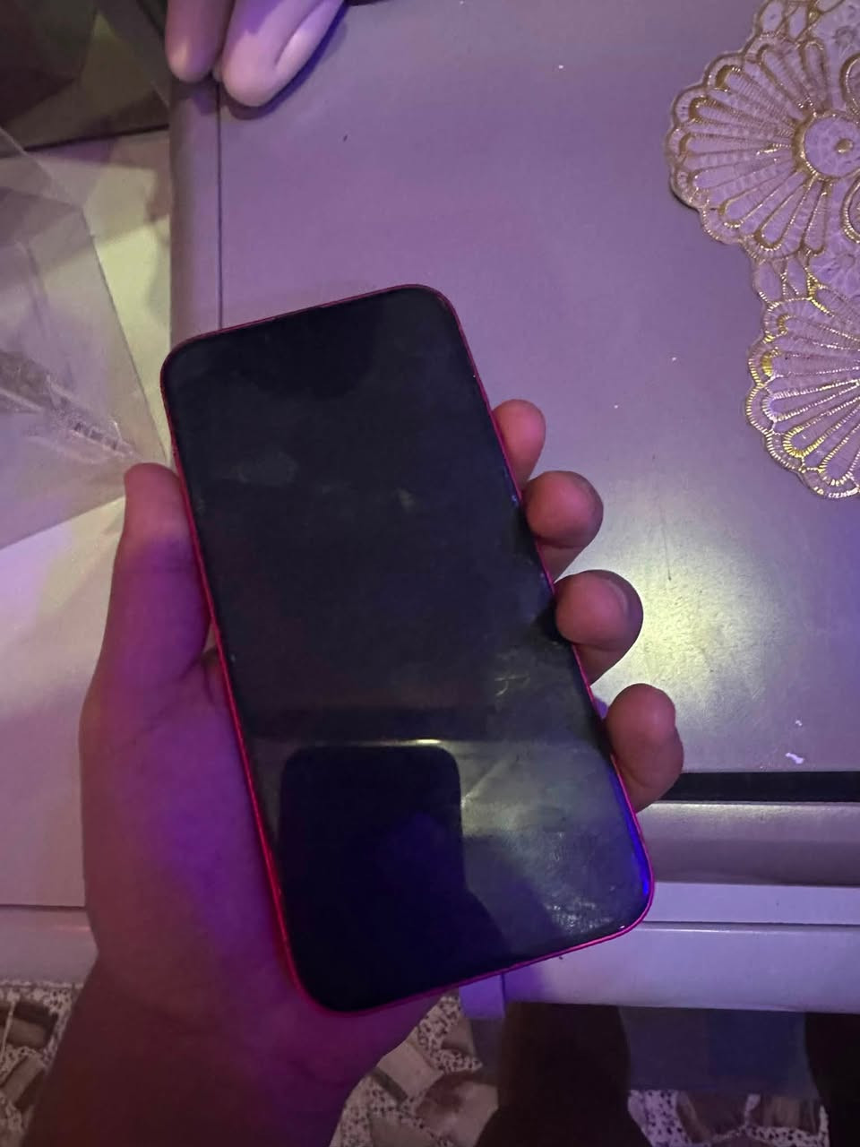 
السلام عليكم عندي ايفون 14 بلاص ذكرتة 
256 بطارية 84 ما مفتوح زلغ واحد ما بي 
بدون ملحقات واتر الجهاز السعر 625 
مكاني بغداد الكمالية الهاتف ***********
