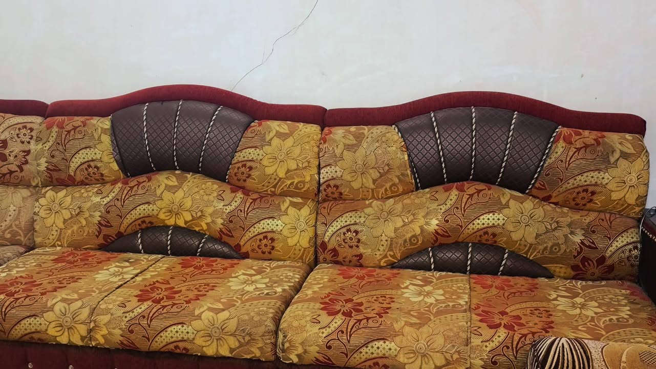 السلام عليكم
طخم قنفات للبيع جديد 
للاستفسار ع الرقم،***********
