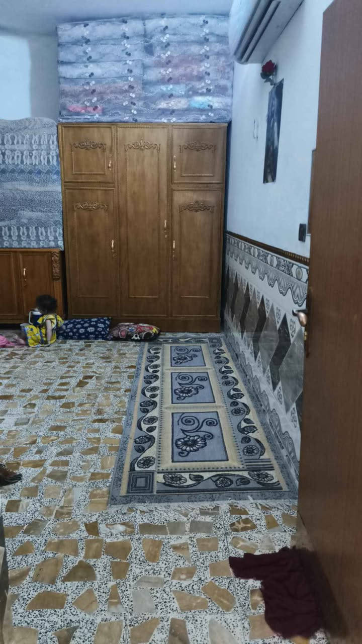 الدار للبيع مساحة 150م مدينة الصدر حي طارق الوسط مقابيل حسينية بي صالح ع سعر 120البيت طابو صرف رقمالواتساب @***********@ورقم أسيا***********بناء حديث كلة طابوك وصب رفت كاشي سيراميك بياض أرتفاع سقف ٣ونص بغداد, العراق
