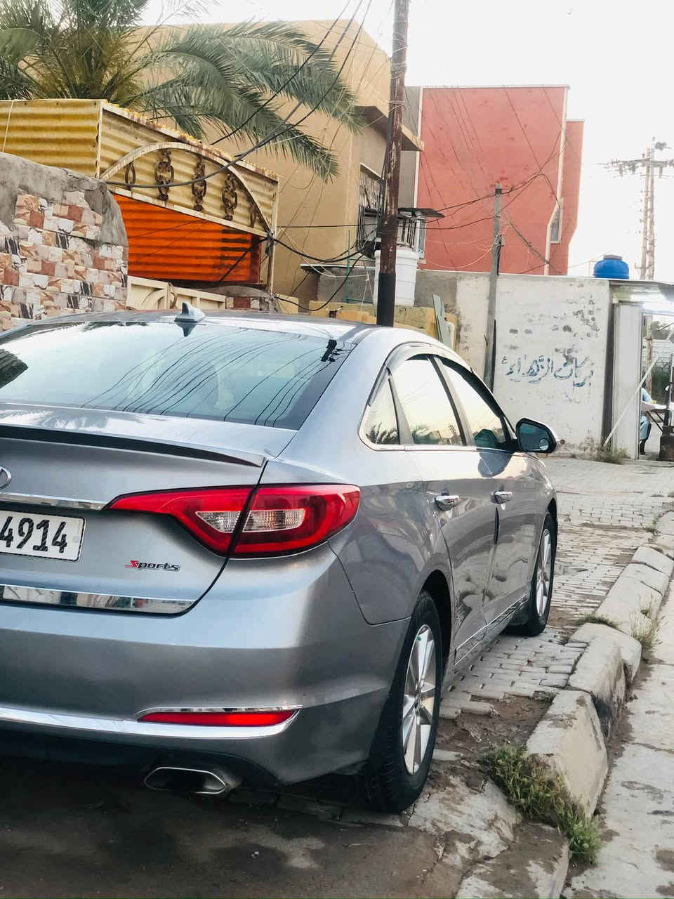 هيونداي سوناتا 2017
فئة الـ SE سبورت 
محرك 2400 GDI 
وارد امريكي السيارة 
كشنات جلد 
سيارة خير من الله مكفولة مكينة كير تبريد حدادية ، سيارة استعمال شخصي لا ماشية على خط ولا تعبانة 
حادثها باب راكب فقط موجوده صورة الحادث بالمنشور  
سنوية جديده السيارة بأسمي تحويل ثاني يوم 
بيها ملاحظات بسيطة بالدعامية الأمامية 
السعر : 123 وقابل للتفاوض  
للاتصال واتساب فقط : ***********
