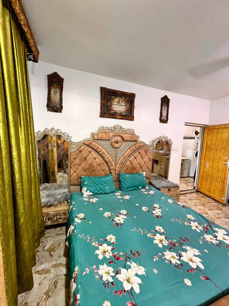 سلام عليكم غرفه تركي ٦ قطع للبيع مستعجل ع بيعته سعره مليون ونص وبيه مجال كلش تواصل واتس ع هذه رقم ***********
