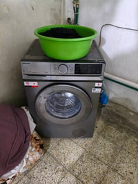 غسالة توشيبا 8 كيلو السعر 200 الف العنوان بغداد
