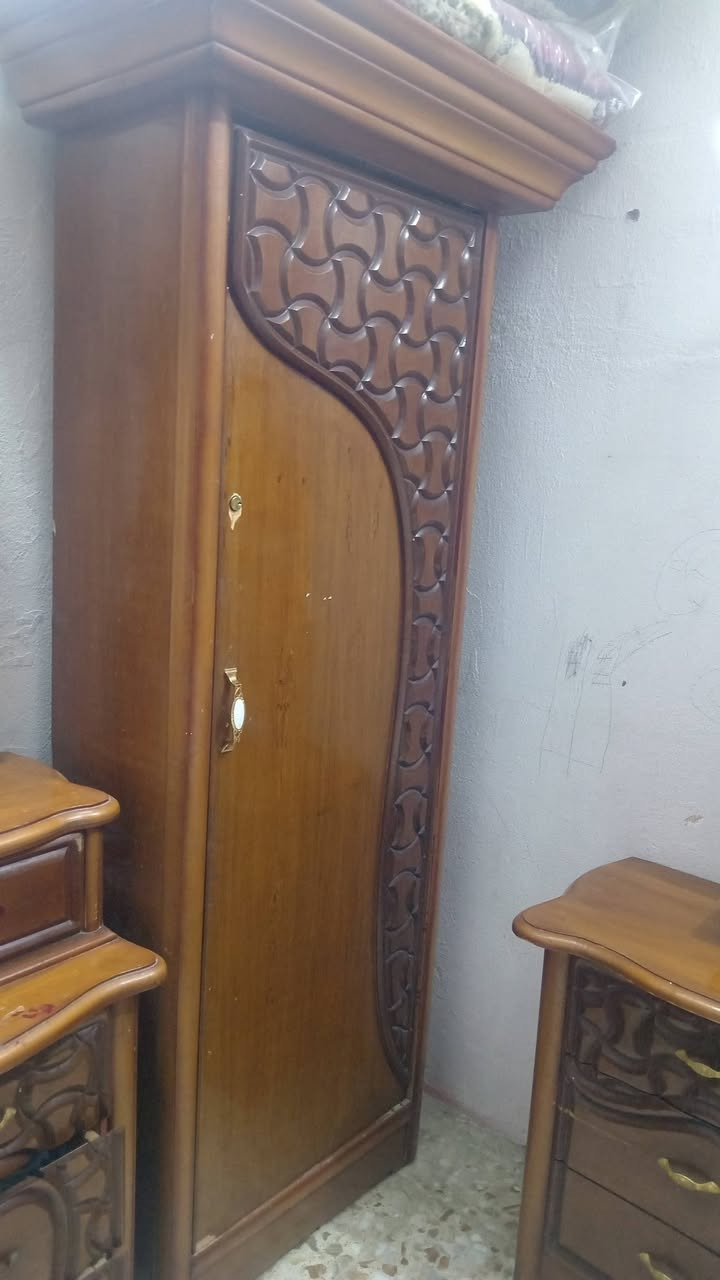 غرفه اخشاب تزكام للبيع مفصلينه ب٣ بس لان نريد نشيل رايدتهه بهيج سعر بمليون ونص مكاني حي البتول للاستفسار ع هذا الرقم ***********
