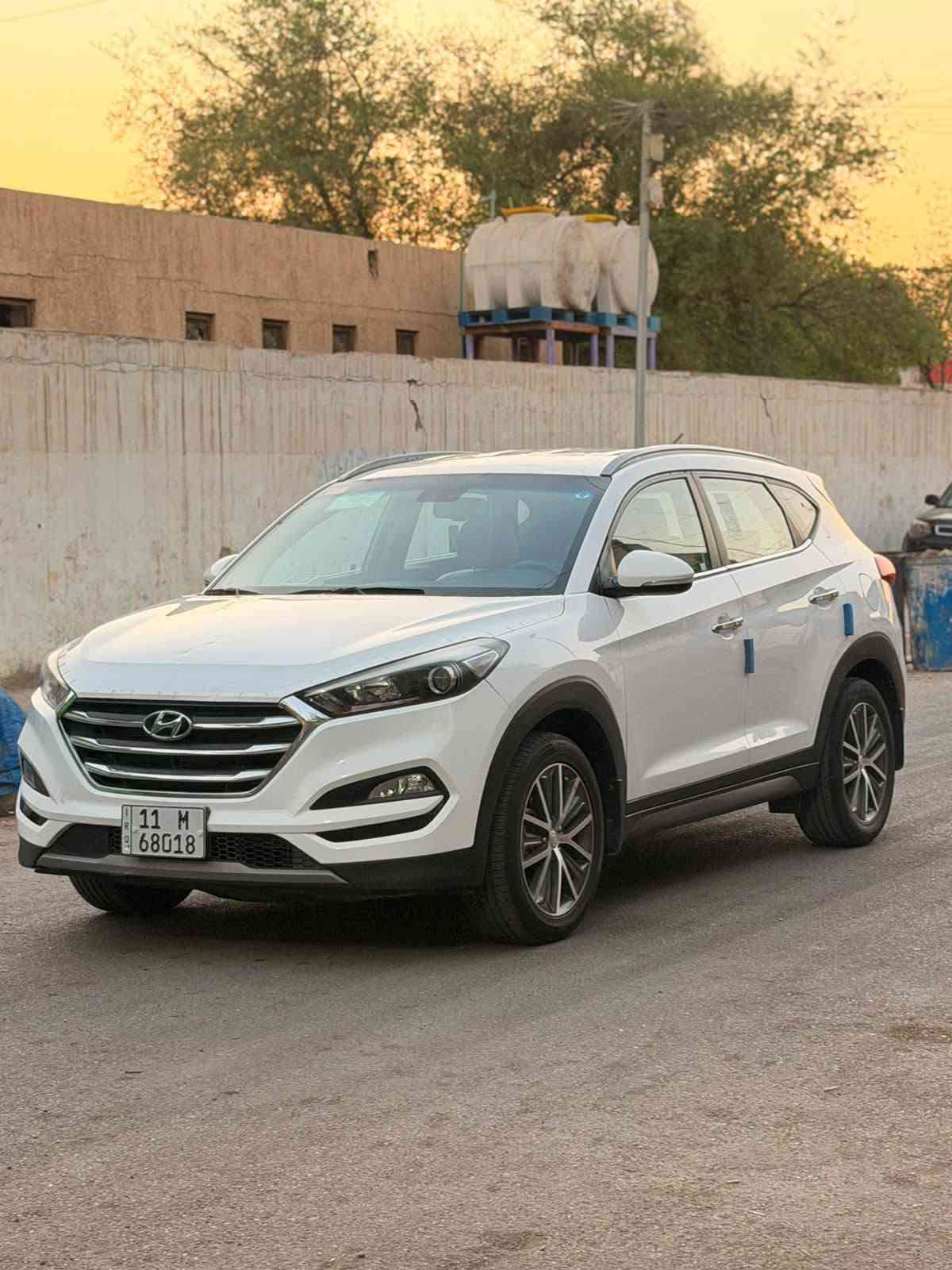 السلام عليكم توسان 16 شكل  18 خليجي البيع 
مكينه 2000 دوش وكير مكفولات من الفتح 
سياره جديده بمعني الكلمة واستخدام شخصي 
رقم بغداد بأسمي تحويل مباشر 
بيها صبغ بين جاملغ والبنيد وشويه بقبق جنطه بدون دواخل 
صدر امامي خلفي وتبريد وتخم تاير كل جديد 
مكاني بغداد السعر 145 
***********
