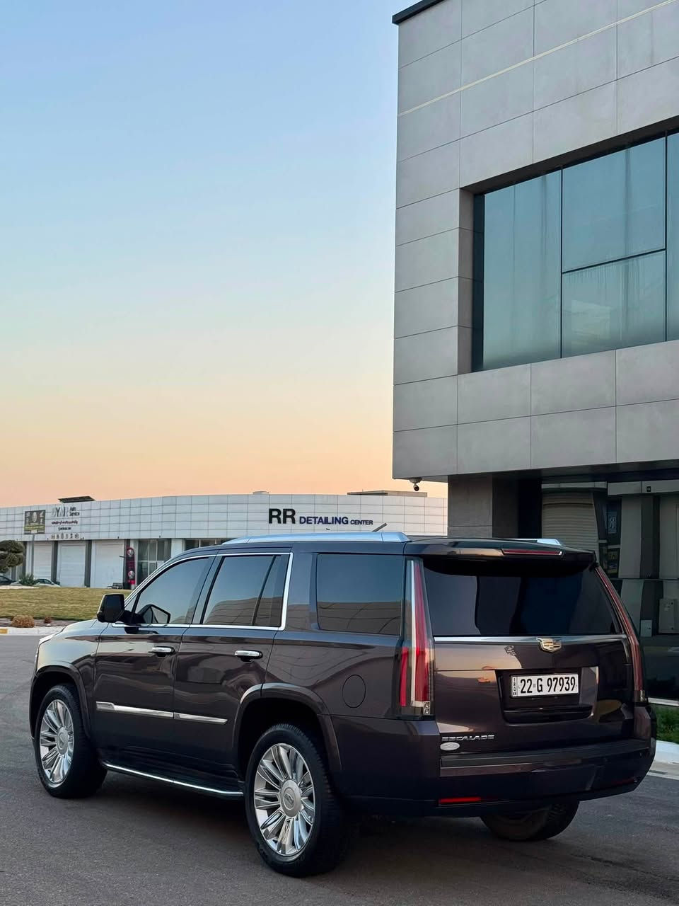 ﷽
CADILLAC ESCALADE PLATINUM 2016
▫️كاديلاك أسكاليد موديل 2016 
🔹مواصفات پلاتينيوم فول مواصفات ١/١
🔹لون مميز ( لون قهواي  )

▫️محرك V8 تمانية سلندر🔥
🔹كير و محرك بشرط
بدون صوت و بدون صرف بدون خلل
🔹ماشية  73  الف حقيقي

▫️سيارة كلين تايتل مكفولة كفالة عامة ✅
🔹مكفولة حتى دعاميات بشرط بدون صبوغ
🔹بدون صبوغ بدون شخت و بدون رصعات
🔹سيارة حيل حيلوة جديد جديد ماشاالله
🔹سيارة كل على وضع شريكة لوك لوك

▫️مواصفات پلاتينيوم
( بصمة - فتحة - فور ويل - دبل رادار  أمامي و جانبي - رادار خط طريق - داتاشو - خمس كاميرات - صندوق شفت - سقف DVD - شغال - شحن موبايل - قاصة - كشن جلد مساج - كشن تتفيئة و تبريد - كشن و ستيرن خزن - كشن هزاز - تبريد مركزي - لايت ليد و زينون بيلادي - حصاص أمامي و خلفي - مراي شفت - بعد هواي مواصفات )

◽️اربع تاير ويل جديد ويل بيلادي حجم 22
🔹سيارة شرط بدون اى نواقص گير و محرك و حدادي و كاهرباى كولة بشرط
🔹سنوي و رقم و هزة جديد سنوي بأسمي
🔹 نفسي يوم / تحويل و كاله حاظر
🔹 مكان_🌆 سليماني

◽️سعر_ 319$ 🔐🔥
◽️موبايل_ *********** ::: ***********
____________________________________
