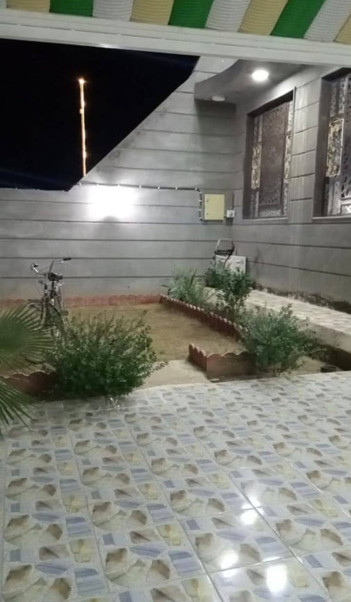 السلام عليكم,,,
بيت طابو صرف للبيع ❗
المساحه :300م' الواجهة 15والنزال 20
المميزات ✅
(البيت بناء طابوق 🧱 جمهوري' السقف صب كونكريت⚓)
(الكهرباء مؤسسه بنظام الانابيب البلاستيكيه المخفيه)
(الجدران لبخ جص +بورگ)
محتويات البيت:
طابق الاول✅
🔷طارمه كبيره 
🔷مجمع صحيات خارجيه 
🔷حديقه داخليه 🌾
🔷غرف نوم عدد 2
🔷صاله 14 متر 
🔷استقبال 6 ونص
🔷مطبخ 5 متر
🔷سيراميك جدار 120
🔷صحيات داخليه 
طابق الثاني ✅
🔷غرف نوم 2
🔷صاله 10 متر 
🔷صحيات 

الموقع 📍 حي الحريه الاولى - بجانب مدرسه فتئ الحق الابتدائيه 

للاستفسار اكثر 
***********
***********

او مراجعه مكتب عبدالله الزبيدي للعقار
