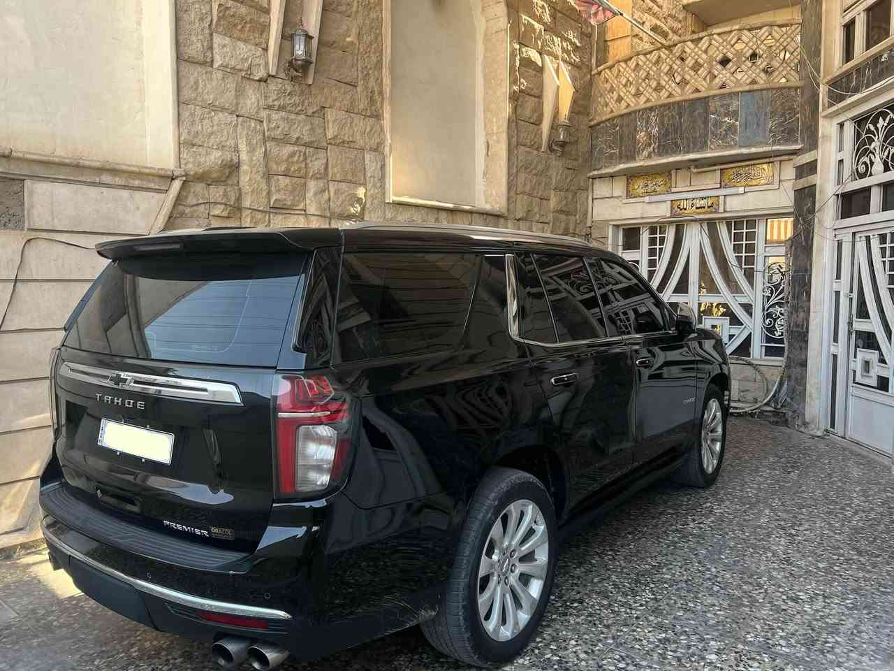 سلام عليكم 

تاهو بريمير2022 خليجي شركة المنصور
السياره مغلفة ppf ب٣٠ ورقه  
 رقم شمالي بأسمي وعليها تضليل من المرور 80‎%‎
ماشيه : 125 الف كيلو متر 
. مواصفات السيارة فول 1/1
محرك 8 سلندر 5300cc 
كير اوتوماتيك من 10 سرعات 
تدفئة ستيرن 
جكات رفع السياره
داتا شو 
عداد الكتروني
داخل جلد + كراسي كهرباء 
ذاكرة الكراسي الامامية 
تدفئة وتبريد + الكراسي الخلفية تدفئة 
ستیرن تدفئة + كهرباء 
3 قطع تبريد 
دواسة جانبية كهرباء 
شاشات عدد 3 كبير حجم 
حساسات امامية وخلفية 
رادارات امامية وخلفية وجانبية
مانع تصادم + تحديد مسار 
ویل کب کروم حجم 22 انش 
وضعيات قيادة متعددة ( رياضي - اقتصادي - صحراوي - ثلجي ) - 
فور ويل 4 * 4 + دفلوك 
هاند بريك بصمة 
مانع انزلاق اوتو هولد الباب الخلفي كهرباء ( الجنطة ) بصمة ابواب عدد 5 + تشغيل بصمة + تشغيل عن بعد 
خمس كامرات 360 درجة
***********

***********
