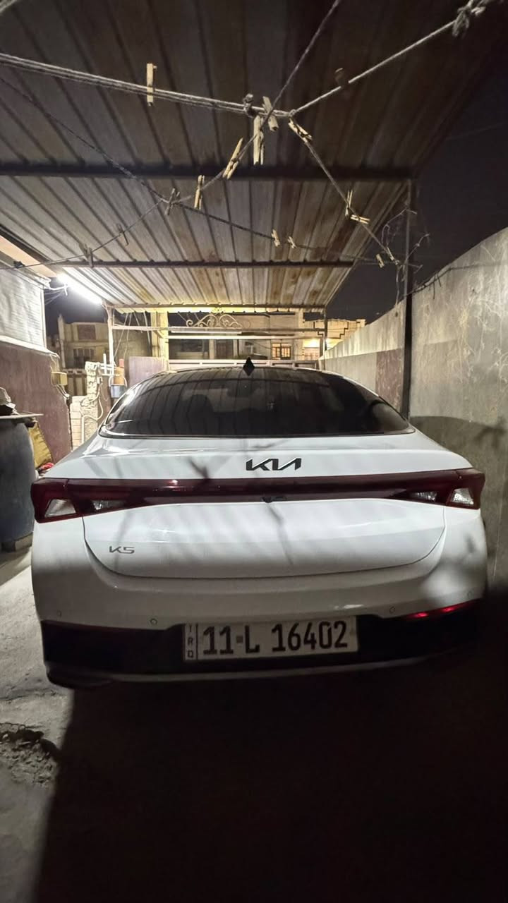 السلام عليكم للبيع كي فايف موديل ٢٠٢٤ فول مواصفات للاخير مكينه ١٦٠٠ مال للفول اجتي من امريكيه بيه صبغ بنيد وشويه بلتكمه باسمي أرقام جديده بدلت كازكيت  فقط السياره باسمي وجاهزه للأخير سعرها ١٧٨ورقه للاتصال ***********٠ *********** ابومصطفى
