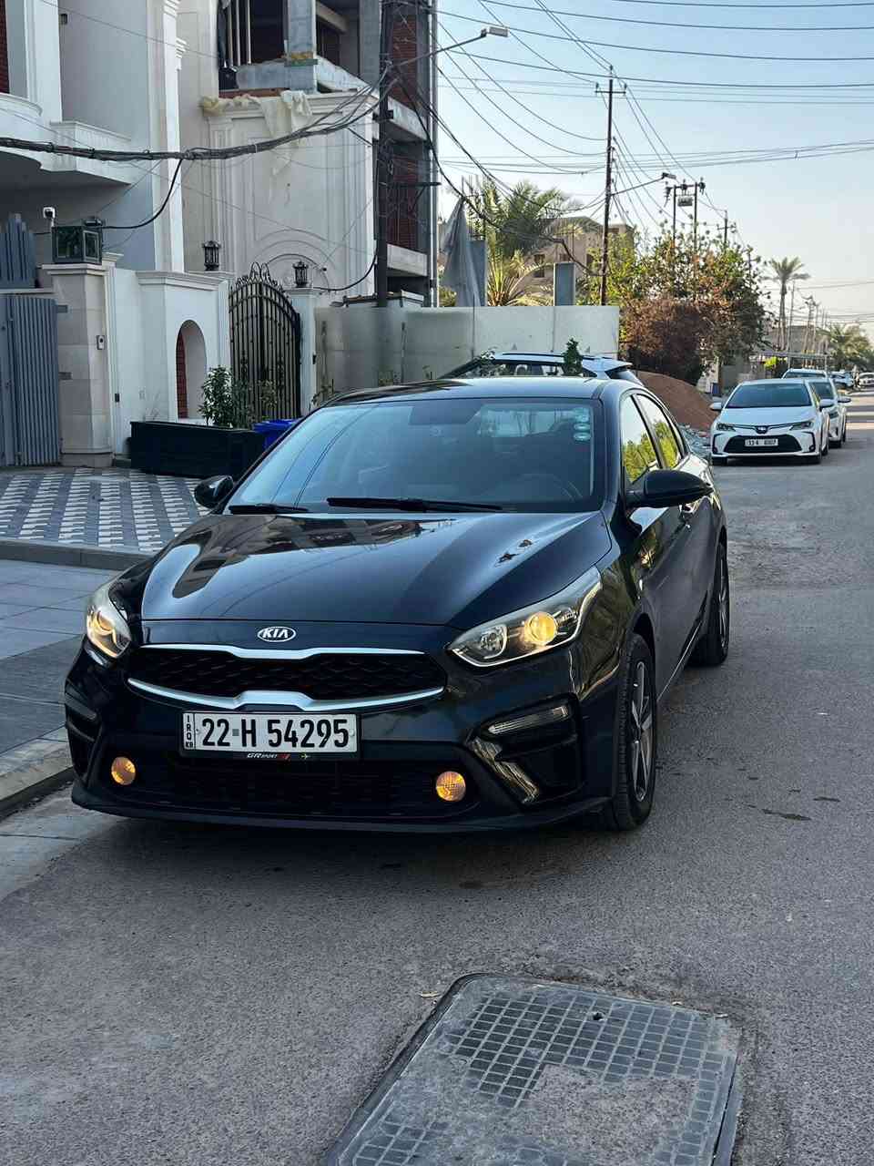 السلام عليكم 
للبيع كيا سيراتو 2019 خليجي ماشيه 103 مكفوله كفاله عامه عدا صبغ بسيط بالدعاميه الخلفيه السياره كلشي بيها على وضع الشركه سبير شركه ما نازل وما ناقصها كلشي  تبريد ثلج تخم تاير جديد باتري جديد صدر جديد 
مواصفات شاشه كبيره كامره خلفيه دواره فول تحكم ستيرن  كشافات و باقي المواصفات المعروفه 
السعر : 128 ورقه 
للاستفسار : ***********
مكان السياره بغداد العامريه
