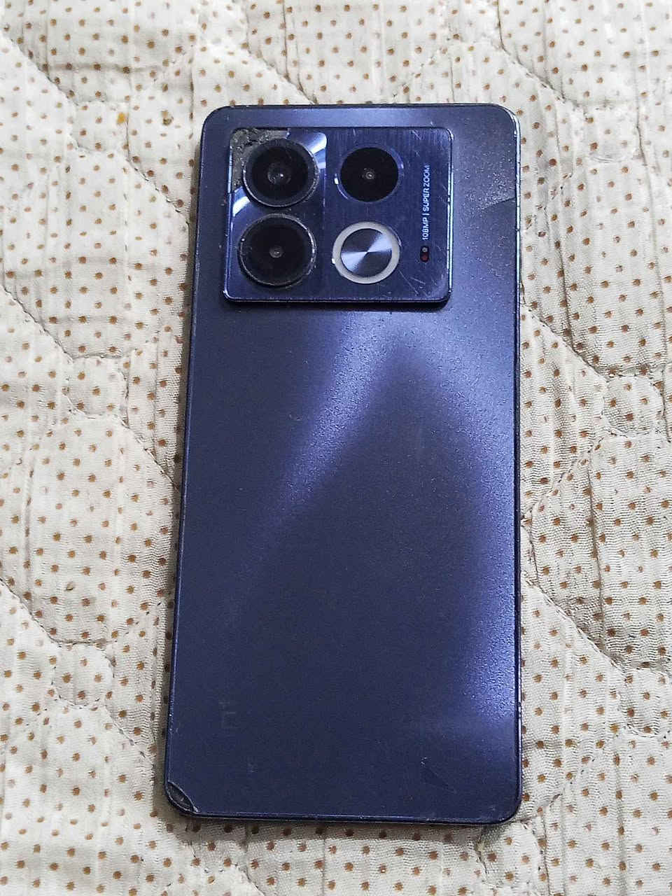 السلام عليكم للييع 
انفنكس نوت 40 فايف جي 
Infinix Note 40 5G
التلفون مبدل شاشه اصليه وكاله 
ومكفول اي خلل مابي فقط الكامرات واكفه والباقي كله شغال بدون غراض
📱 الشاشة: AMOLED بحجم 6.78 إنش، دقة FHD+، وتردد 120Hz.
⚙️ المعالج: MediaTek Dimensity 7020 5G.
💾 ذاكرته: 256 والعشوائيه 8+8=16
📸 الكاميرا الخلفية: 108MP رئيسية + عدسات مساعدة.
🤳 الكاميرا الأمامية: 32MP.
🔋 البطارية: 5000mAh.
🔊 الصوت: ستيريو مع JBL.
🔐 البصمة: داخل الشاشة.
📡 الشبكات: 5G
السعر 125 وبي مجال
مكاني بغداد الطوبجي 
*********** بغداد, العراق

نص مكتوب في الصور:
- هاتفي XOS 15.1.2 التحقق من التحديثات إصدار Android اسم الجهاز Infinix NOTE 40 5G التخزين ٢٣,٣٦ غ.ب / ٢٥٦ غ.ب الطراز Infinix X6852 وحدة المعالجة المركزية Dimensity 7020 RAM 8.00 GB+5.00 GB الكاميرا الخلفية 108M TRIPLE Camera الكاميرا الأمامية 32M البطارية 5000mAh الشاشة 1080x2436