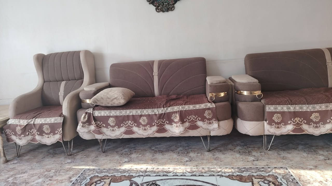 تخم ٦٠٠
طبله ٦٠
الميز ١٢٥
البلازما ١٠٠

البيع مستعجل
***********
