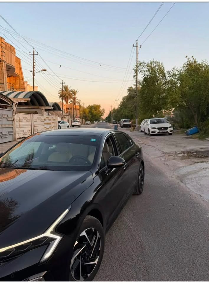 5) كي فايف K5 2025 هايبرد )
• التفاصيل:-
• خليجي وكالة
• اللون اسود
• ماشية km 5000
> فول مواصفات
• بانوراما
• كراسي جلد تدفئة
• جنطة كهرباء
• كراسي ميموري
• كير ماوس
• مقود جلد
• السيارة مغلفة PPF
• ومواصفات كثيرة اخرى
• السيارة لا تزال بوضع الزيرو
السعر 225 $ 
بيها مجال حك جيتك 
بغداد العطيفيه 
اتصل واتساب 
***********
