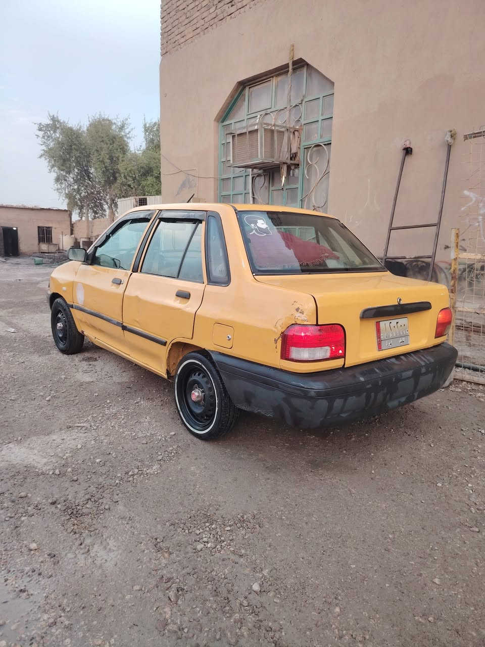 ٢٠١٢ • النجف • شاشة وسماعات