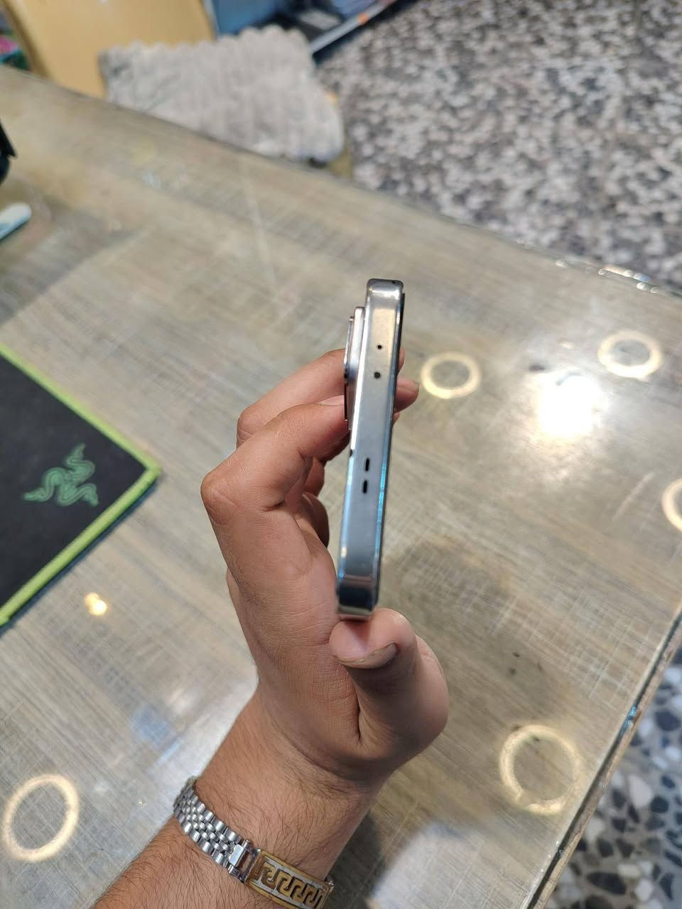 جهاز للبيع فقط. GT30 برو. جهاز حلو مرتب بل بوبجي 120فريم.جهاز كلش حلو قوي نسبه بطاريه 97%.سعر جهاز قفل 300الف . قفل ربع مابي مكاني بغداد جديده وتساب ***********
