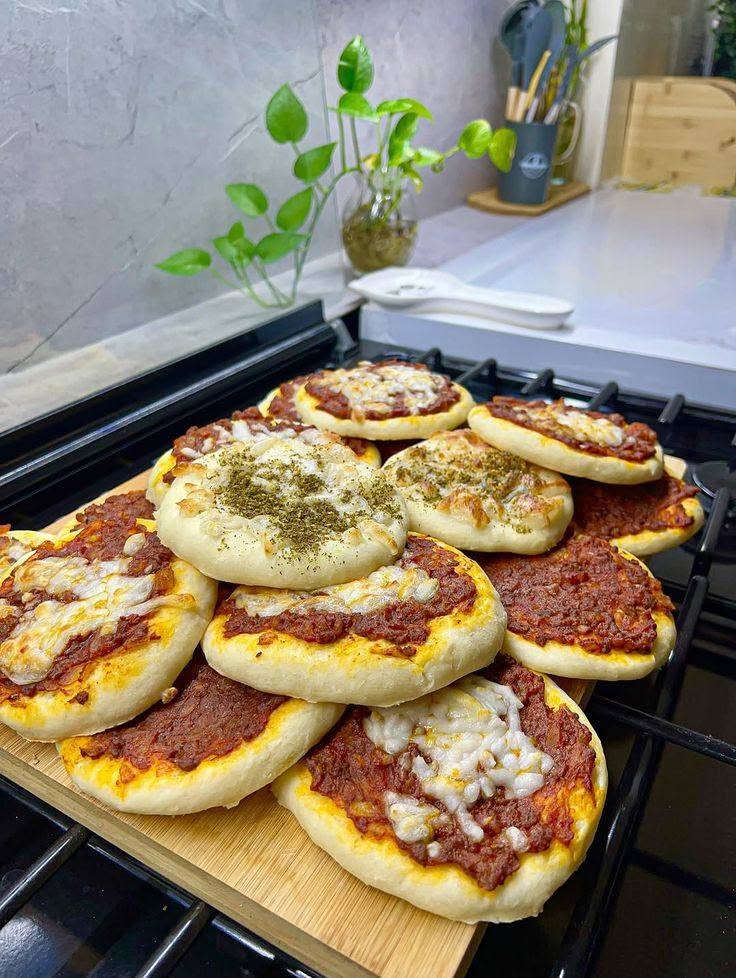 سلام عليكم عيني شتغل حسب طلب نواع 
الكبب الكل طيب ونضيف مانت الله عليه 
سوي طرشي خيار محشه برياني حسب طلب الزبون ولي تحب تحجز راسلو صفحه او واتساب 
نواع الفطار جبن ودجاج ولحم 
كليجه القيسي جدر دولمه الكبير ولوسط وزغر  برياني الكبير ولوسط 
كبت البرغل وتمن وبتيته جاب  هاذ رقم الحجز قبل يوم عيني ***********يوجد خدمة توصيل مناطق بغداد داخل المنطقه 3وخارج المنطقه 5مكاني بغداد ثعالبه شعب
