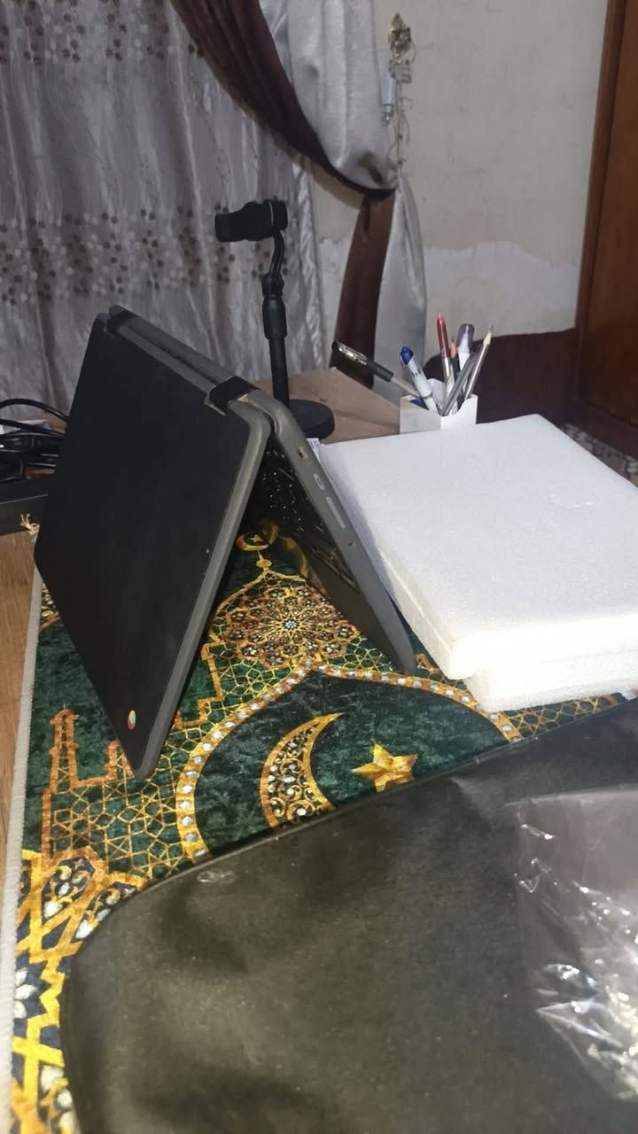 السلام عليكم....📡

لابتوب Lenovo 300e Chromebook 💡

وتصير ايباد شاشه لمس✍️
غير مستخدمة جديده🔎

تفيدك بعملك المكتبي
وتفيد الطلاب 🎒

حجم الشاشة 12.5

قلاب 360درجه 

نضام كروم بوك ( اندرويد )

(تدعم سوق بلي وجميع برامج التواصل الاجتماعي وجميع تطبيقات سوق بلي
ينزل بيه اي برنامج يعجيك ) 

مواصفات اللابتوب🖥

معالج intel inside

هارد 32 ssd

رام 4 gb

نضافة اللابتوب 100٪

صوت عالي كلش🎙

تدعم التصوير كامره امامية📸

شحن كلش زين يطول اكثر من يوم🔋

تدعم الطباعة والاستنساخ🖨
تدعم مواقع الدراسه 

نظام ويندرويد💻

كامره  تصوير امامي📸

منافد الابتوب.. 
1.HDMI
2.seo
3.lD
4.ysb
5.منفذ الشاحن 
6.منفذ السماعة

ملاخظه:بيه ضمان من المكتب الي اخذته منه وموجود كرت الضمان👉👉

هدايا اللابتوب 🎁
((شاحنه اصليه)) 
((قلم لمس شاشه))

(شرط عل فحص واي اختلاف عن المنشور ماكو) 

....العنوان الفلوجة قرب جامع التقوى .. 🛣
للأستفسار الاتصال او مراسلة الارقام التالي.. 

***********اتصال
***********واتساب
