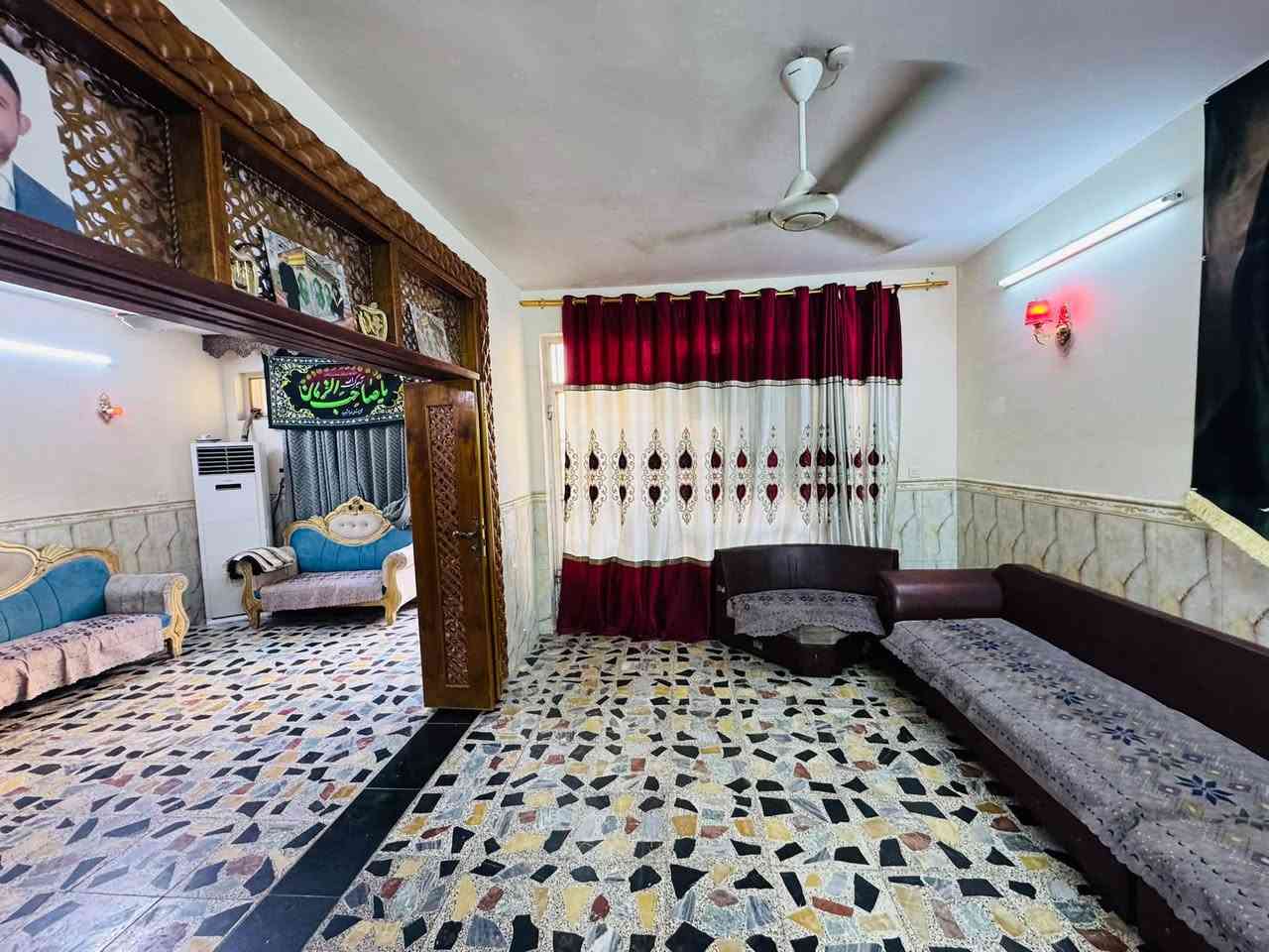 يالله 🤲🏻🧡
لسلام عليكم دار للبيع  بناء حديث العنوان بغداد  الشعلة قطاع

 (14)  قرب جامع اهل البيت  وقرب مدرسه فاطمه بنت اسد 

المساحة (160)متر واجهة البيت (8).  يحتوي على طابقين 

يحتوي على ٥ غرف نوم وحولي طابق اول وثاني 
واستقبال ٧ متر وهول مفتوح ع الاستقبال 
بيتونه ومخزن كبيره  ومطله على صطحين كبار 
منورر.  داخل البيت بجانب الدرج 
صحيات ٣ 
مطبخ حار +مطبخ بارد 
البيت الحمدالله كامل مكمل من كلشي عدا الواجهه 

مثل ما موضحلكم بل صور   لمعرفة تفاصيل أكثر الاتصال على هذا الرقم. ***********  واتساب او خط 🙋🏻❤️

واذا تحبون  تشوفو البيت بعد بتفاصيل اكثر . كل الهلا بيكم 
البيت ثاني بيت بل فرع  بصف الركن
