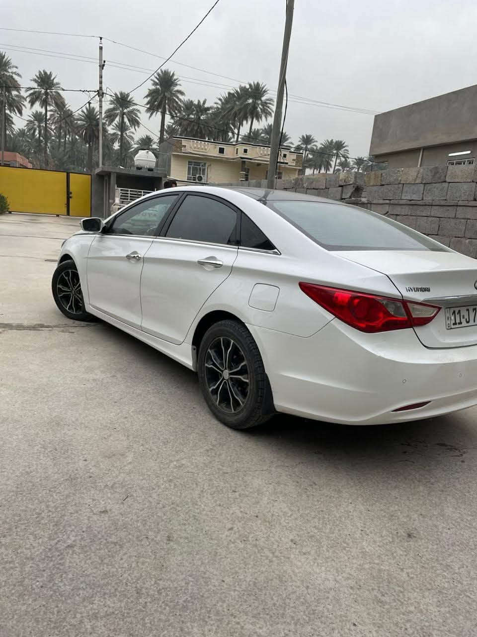 للبيع موديل ٢٠١٢ خليجيه فول الفول كفاله عامه من الضربه فقط بيهه كم تكحيل كير مكينه تبريد كله تمام وللعلم بدلت منضومه مال زنون 
مكان السياره بغداد الراشديه متواجد من ساعه ٨ لحد ساعه ٢ الضهر
***********
السعر ١٣٢ وبيهه مجال شي بسيط
