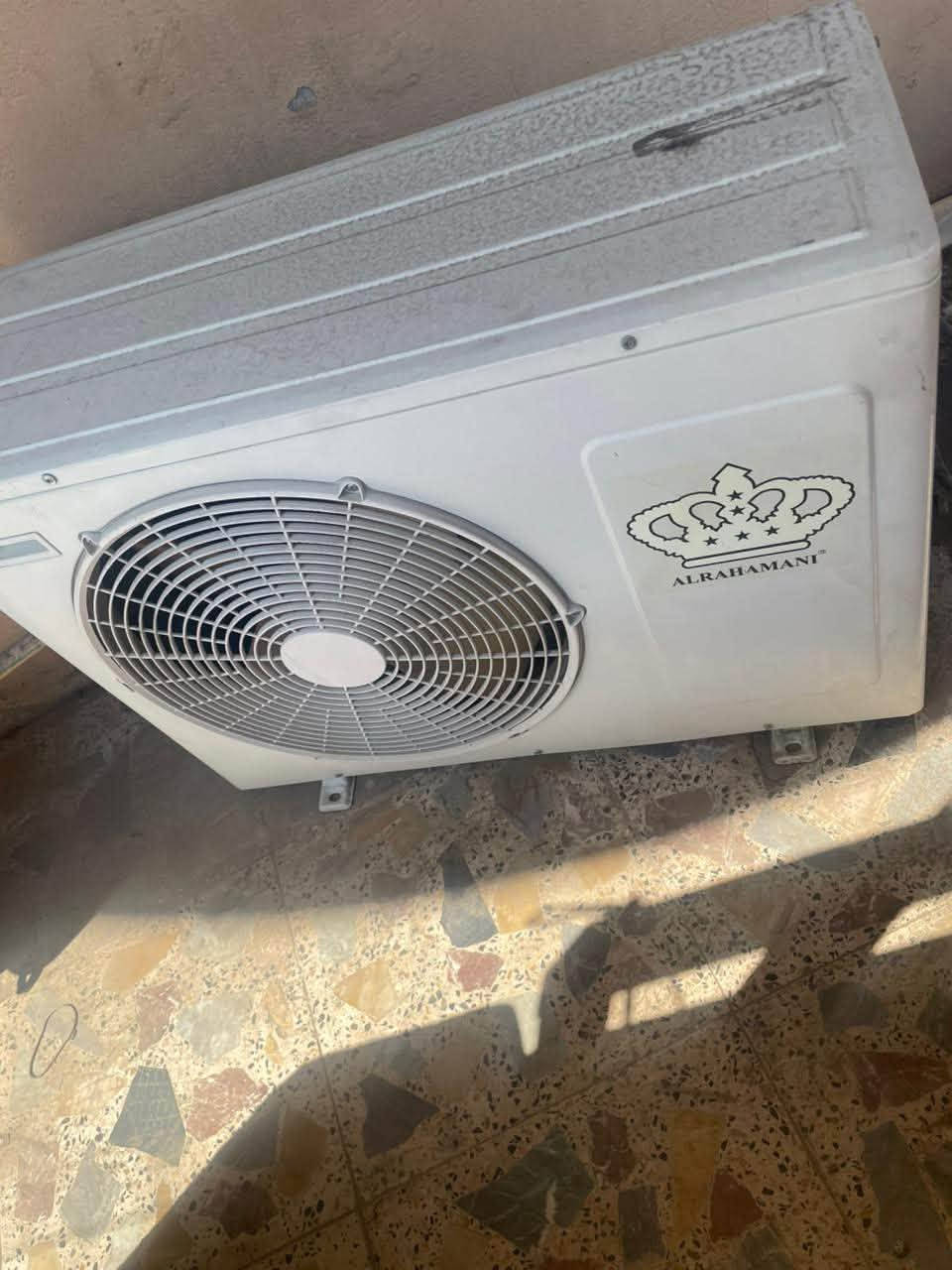 سلام عليكم 
سبلت طن ونص للبيع 
مستعمل قليل
عنوان بغداد الكرادة 
ب٣٧٥ وبي مجال قليل 
للئستفسارر:***********
