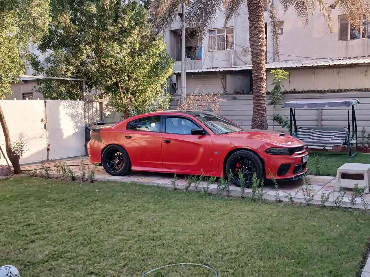 السلام عليكم 
جارجر سكات 8سلندر موديل 2018رقم بغداد فول 
فتحه شاشه جبيره كشنات دايتونه خزن ميموري كيجات هيلكات سرعه 300 كراسي كهرباء تدفئه تبريد رادارات جانبيه نقطه عمياء ويل روهانه تخم تايرات جديد فريز وكنبريسر جديده تبريد ثلج حماوه الظهر ربع ولف حماوه ريسنك بلكات وأدامه كامله للسياره منضومة زينون جديده 
منضومة غاز حكوميه جديده بعده بلضمان ولكارت بسمي حادث السياره من امريكا جاملغ امامي يمنا وخلفي بدون ايرباك ولا دواخل صبغ عام فتحه عمل خلاف هذه الكلام اتحمل فلوس السونار السياره كامله مناقصه برغي متنقاص بلمهجومه مكان السياره زيونه والي متعجبه انشالله يلكي الي احسن منه وارخص 
***********
ب155 بغداد, العراق

نص مكتوب في الصور:
- 09:42
- Friday, June 12
- Baghdad
- INDIA