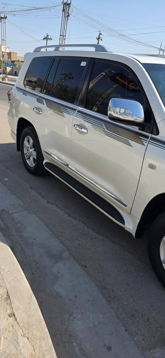 من رخصت الادمن سيارة لاندكروز ٢٠١١ ماشية ١٢٧ سيارة جديدة بيها بارد صندوك جنطه على كد اصبعين وبيها كارت بلبنيد كلش صغير هم اصبعين سيار أربيل سنويه جديده هزه جديده تلفون *********** العنوان السيدية

