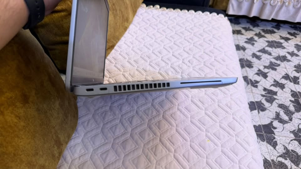 لابتوب ديل موصفات  DELL
معالج inrel core 7i جيل ال 11

رام 16 كيكا 

ذاكره 512 ssd 

كارت شاشة خارجي 

شاحن تايبسي سريع 

موصفات حلوه وقويه واشغل اغلب برامج بسلاسة عاليه وسهوله 

جهاز نضيف واستخدام قليل بيه شخوط بس خفيفه كخارج ام جهاز كشاشة وزرار ونضام وكلشي سليم وشرط ضمان وتجي تاخذه من يم باب 

سعر 425 وبيه شوية مجال للشراي واني خادم 

رقم تواصل ***********

عنوان موصل الايسر لايوجد توصيل
