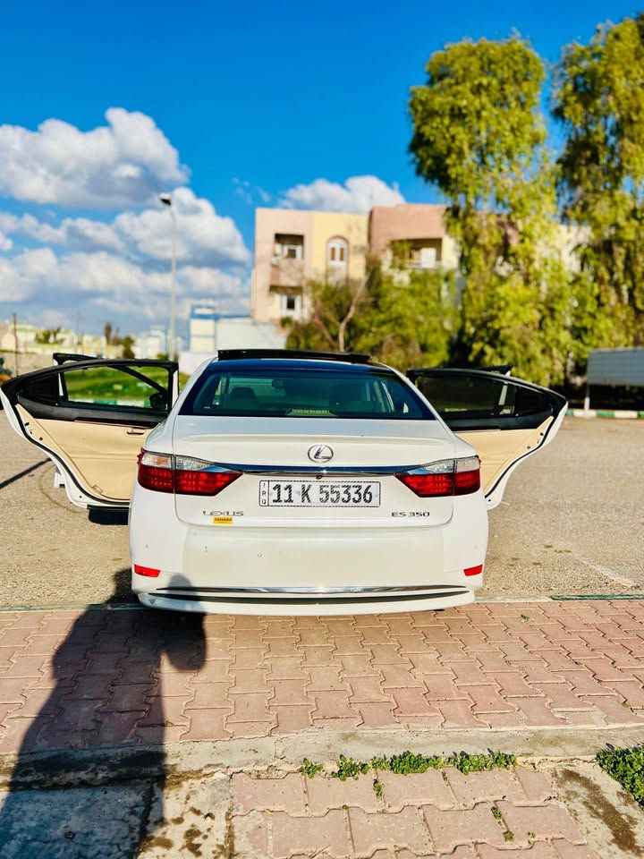 لگزز ES 350موديل 2016 گير محرك شرط سنويه جديده بدون حادث السياره تكسي دبي 
للبيع والمراوس 
السعر 160 وبي مجال 

***********
