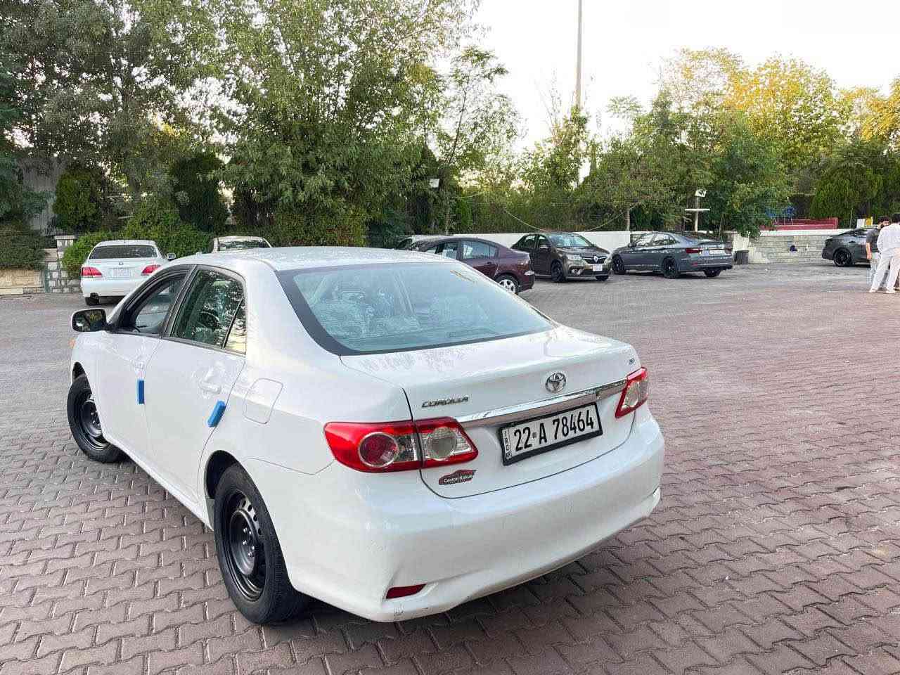 تويتا كرولا موديل ٢٠١٣
بدون ضربة بدون صبغ فقط مكانين تاتو
سندوق بس قبخ بمب صبخ
ما بي دينار مصرف
سنويه جديد لحد ٢٠٢٩
كوبون بنزين موجود 
تعديل سرعة
شاشة
كاميرة
حساس
تبريد ويه سويج
محرك و گير و كلشي بشرط بیلاد 
تايرات و باتري و تاخم صدر جديد
***********
واتسئاب أربيل, العراق
