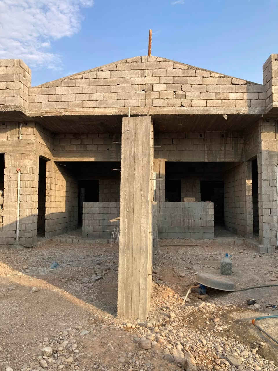السلام عليكم
مقاول بناء هيكل 
١٠٠متر ١٠مليون 
 ١٥٠متر ١٥ مليون 
٢٠٠متر ٢٠ مليون 
شغل درجه أولى 
للاستفسار ***********
