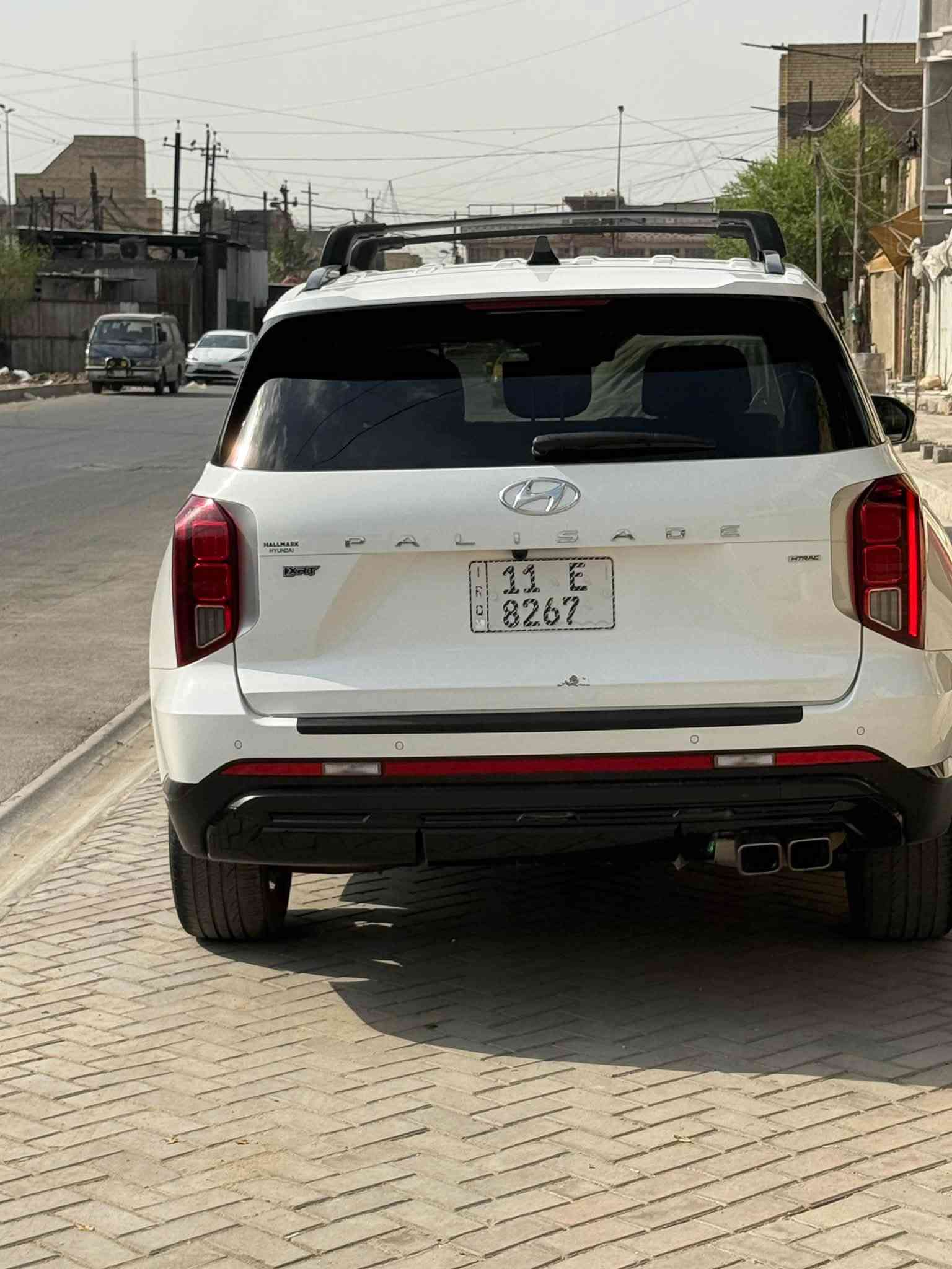 السلام عليكم من رخصة الأدارة المحترمة للبيع هيونداي بالسايد 2024 XRT
لون ابيض رقم بغداد دولي شهداء 
ماشيه 21 الف ميل 
مواصفات 
فتحه 
لايت عداسات 3 
لد بك لايت 
ويل بلاك حجم 20 
جلد 
كشنات منفصل سياحي 7 راكب 
تدفئه كشنات 
كير دكم 
محرك 6 سلندر 3800 
بردات خلفيه 
شاشه دجتل 
سعرها 258 وبيها مجال 
غير متواجد عالفيس فقط اتصال وواتساب 
الهاتف ‭***********‬

