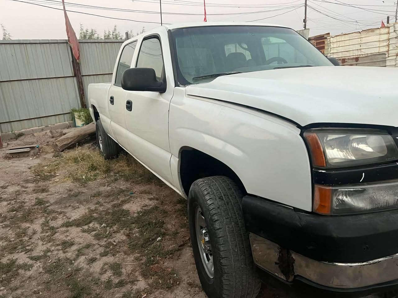 سلام عليكم سلفادور للبيع
* اللون: أبيض

* غمارتين (Crew Cab)

* محرك وكير بحاله جيده

* شاصي مرتب

* تبريد شغال

* استخدام نظيف

* جاهزة للفحص

* الموقع: (بغداد شعله )

تواصل علا الرقم ***********

