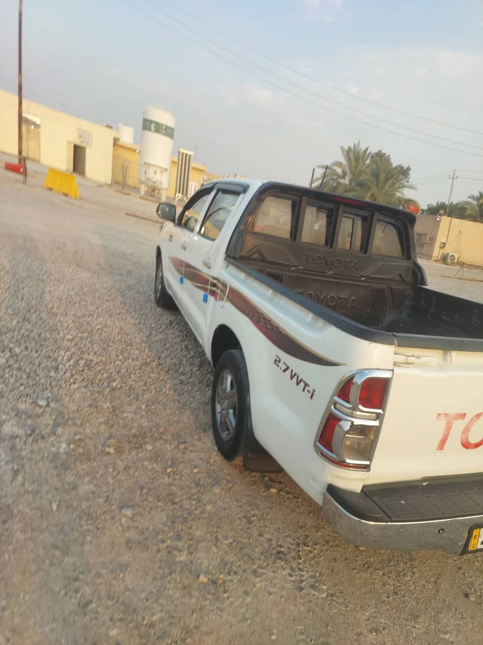 هايلوكس بيكب ١٢ كويتي گير عادي مكينه گير بلادي مكفولات بيه شخط مال ستوته بجهة السايق ومرشوش على گد الشخط السياره مال جناي ١٥٥$وبيه مجال ***********  مكانه الديوانيه ترهم مراوس بگريت ويل ١٥ .١٤ .١٣

