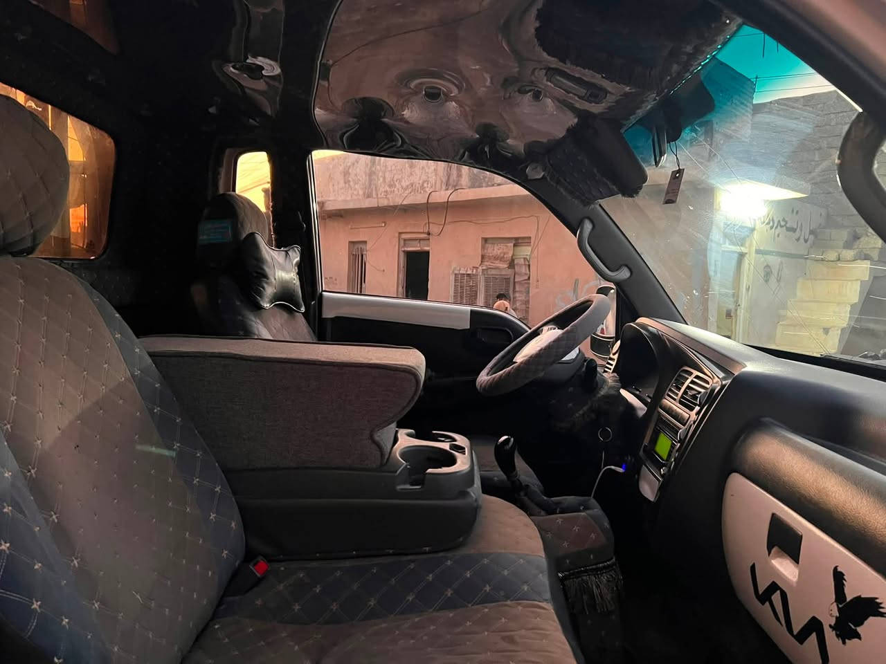 سلام عليكم. كيا 2700 البيع   سياره بسمي تحويل شرط  شاصي شرط كير شرط  محرك بيه نفخ مابيه غطرت صبغ. 
 حصه كاز بيه
بيه شبر تعديل بارد سياره خير من الله موديل 2014 
سعر 117 مجال ***********
