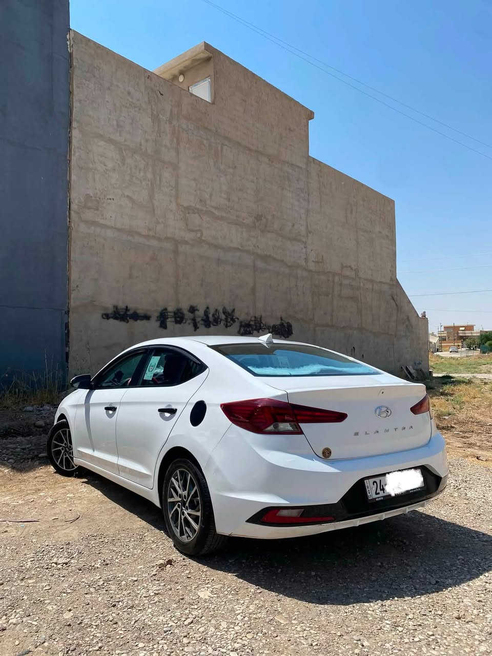 النترا موديل2020 
قطعتين صبغ 
الجاملغين الكدام بدون دواخل السيارة مشخوطة و صابغيها و الباب السكن شويه كارت 
محرك دوش 18
ماشية 200km
السيارة وارد امريكي 
السيارة شرط التحويل 
موصافات 
كشنات تدفئه رادار
 امامي وجانبي
تحكم مرايات 
سعر 130 و بيها مجال بسيط

*********** واتساب
